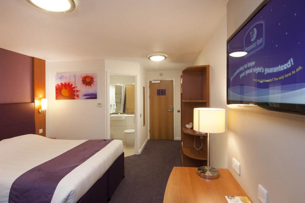 Premier Inn Shrewsbury Town Centre Buitenkant foto
